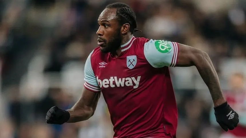 West Ham encerra vínculo com artilheiro após grave acidente 1 Michail Antonio West Ham e1733603280546