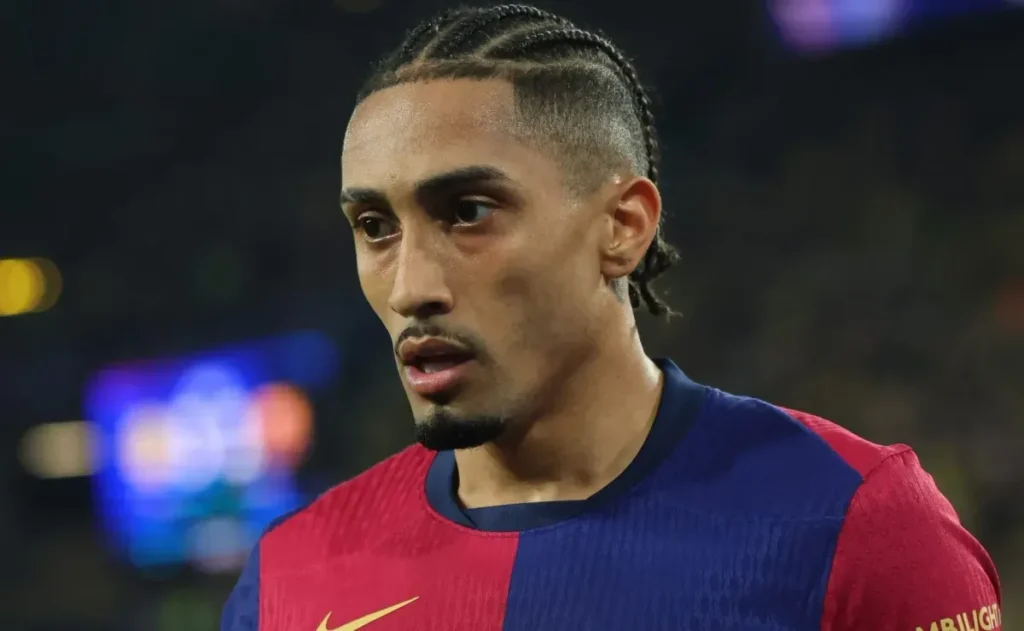 Barcelona pode perder Raphinha para o Manchester United; entenda a situação 1 Raphinha se torna alvo do Manchester United e pode sair do Barcelona
