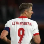 Lewandowski deve desfalcar Barcelona por mais de um mês após nova lesão