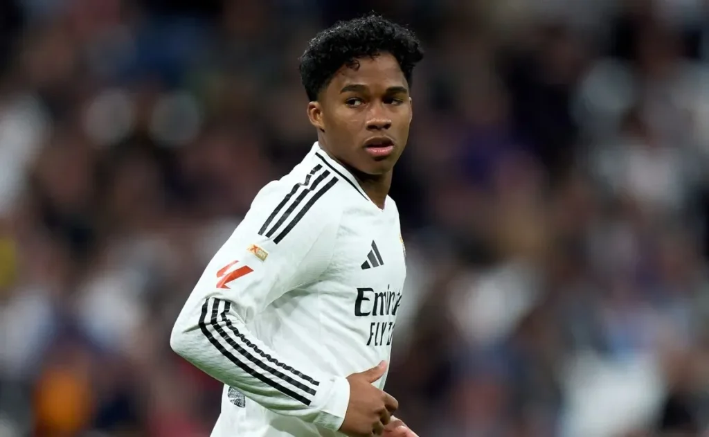 Endrick sofre com falta de espaço no Real Madrid; Roma e Fiorentina podem gerar empréstimo 1 Sem espaço no Real Madrid, Endrick está na mira de Roma e Fiorentina