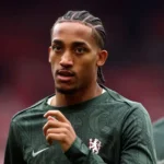 Chelsea pode investir em Samu Aghehowa após decepção com João Pedro