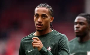 Chelsea pode investir em Samu Aghehowa após decepção com João Pedro