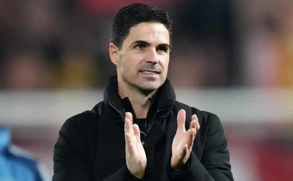 Arsenal monitora Zeki Çelik com vistas à próxima janela de transferências