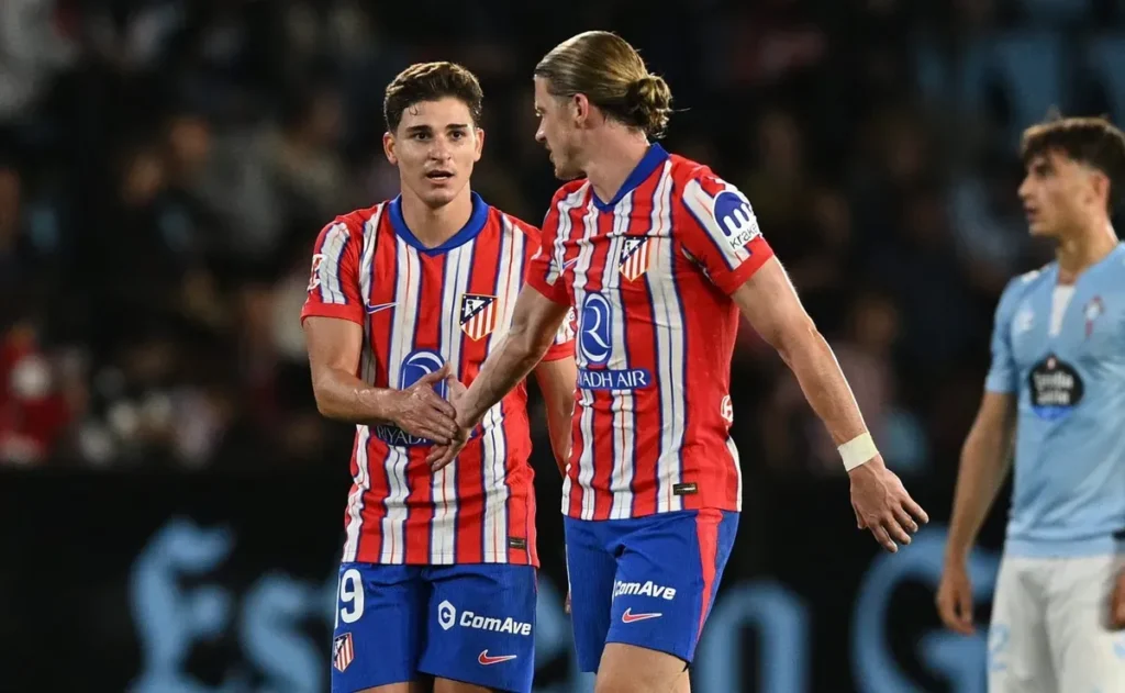 Tottenham entra na briga com o Manchester United por Conor Gallagher