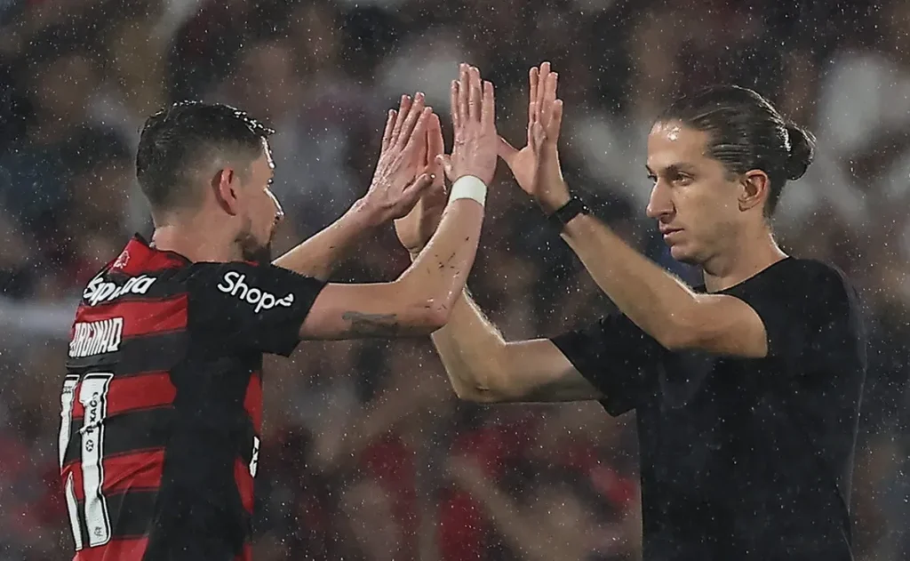 Filipe Luís desafia a invencibilidade de jogador na final contra o PSG