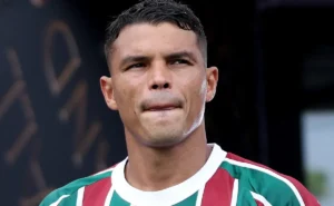 Thiago Silva quer voltar para o Chelsea após rescindir com o Fluminense