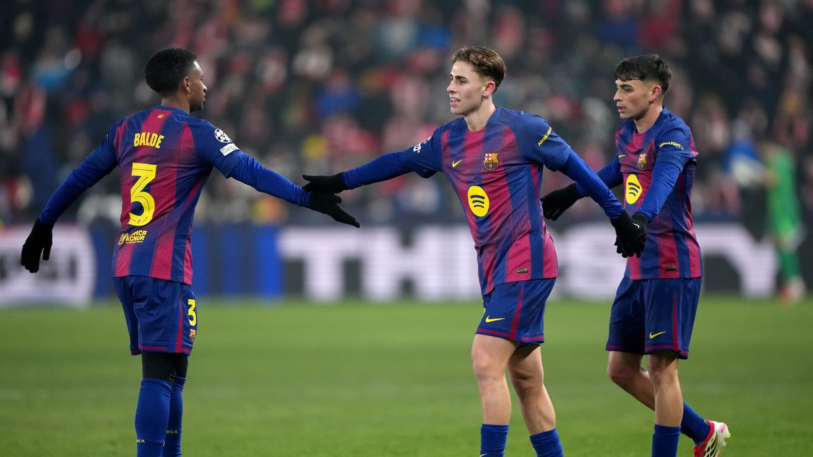 Manchester United negocia a contratação de Alejandro Balde com o Barcelona