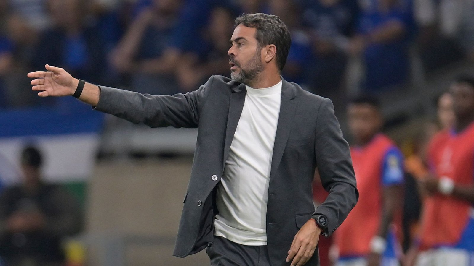 Cruzeiro supera Flamengo no Brasileirão e Artur Jorge exalta Matheus Pereira