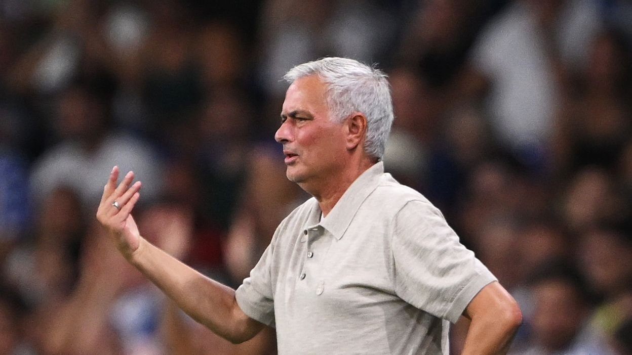Mourinho defende Vinícius Júnior após tensão na estreia do Real Madrid